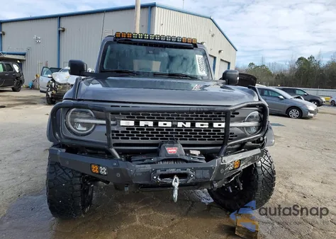 2021 Ford Bronco Base z USA, uszkodzony, nr VIN 1FMEE5DP1MLA93302